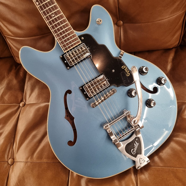 GUILD Starfire I DC GVT Semi Hollow Body - Pelham Blue