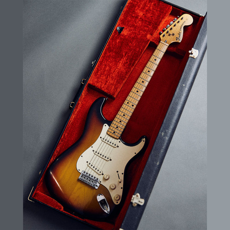 FENDER 1973 Stratocaster 3 Colour Sunburst - Maple Neck
