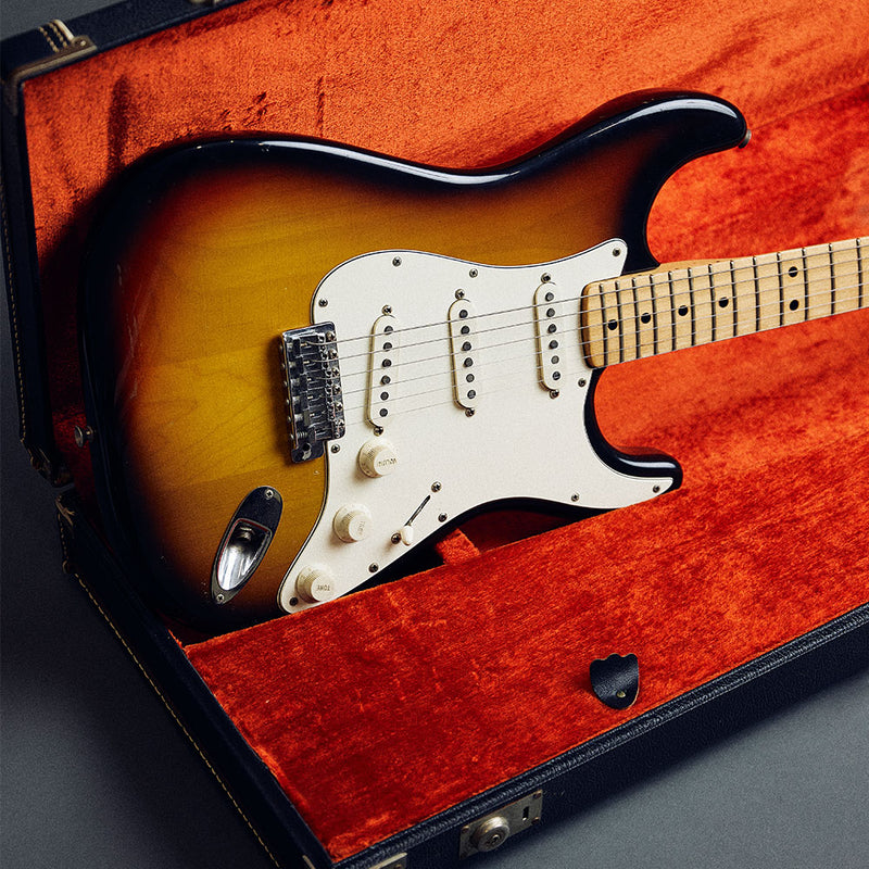 FENDER 1973 Stratocaster 3 Colour Sunburst - Maple Neck