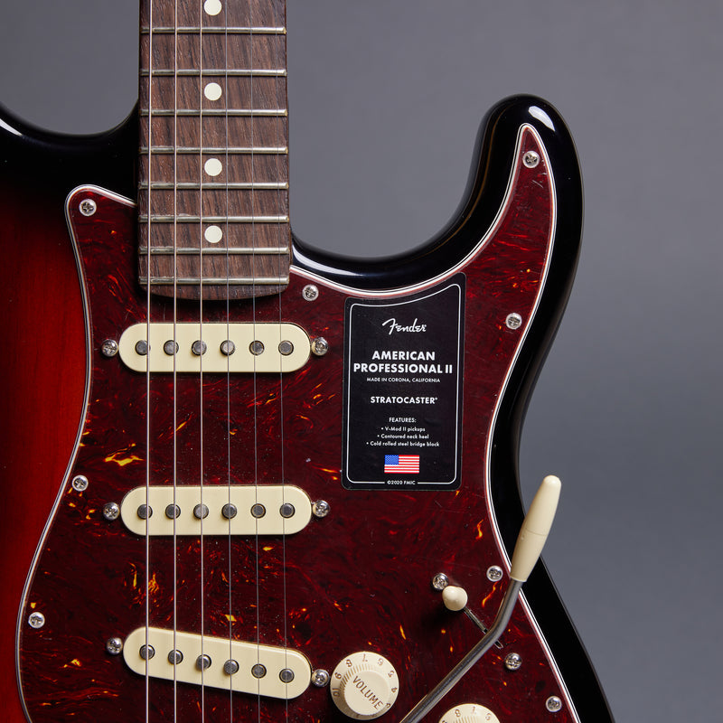 FENDER American Professional II Stratocaster - 3-Tone Sunburst