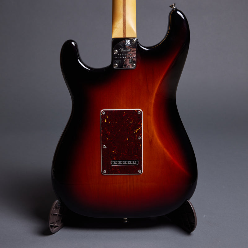 FENDER American Professional II Stratocaster - 3-Tone Sunburst