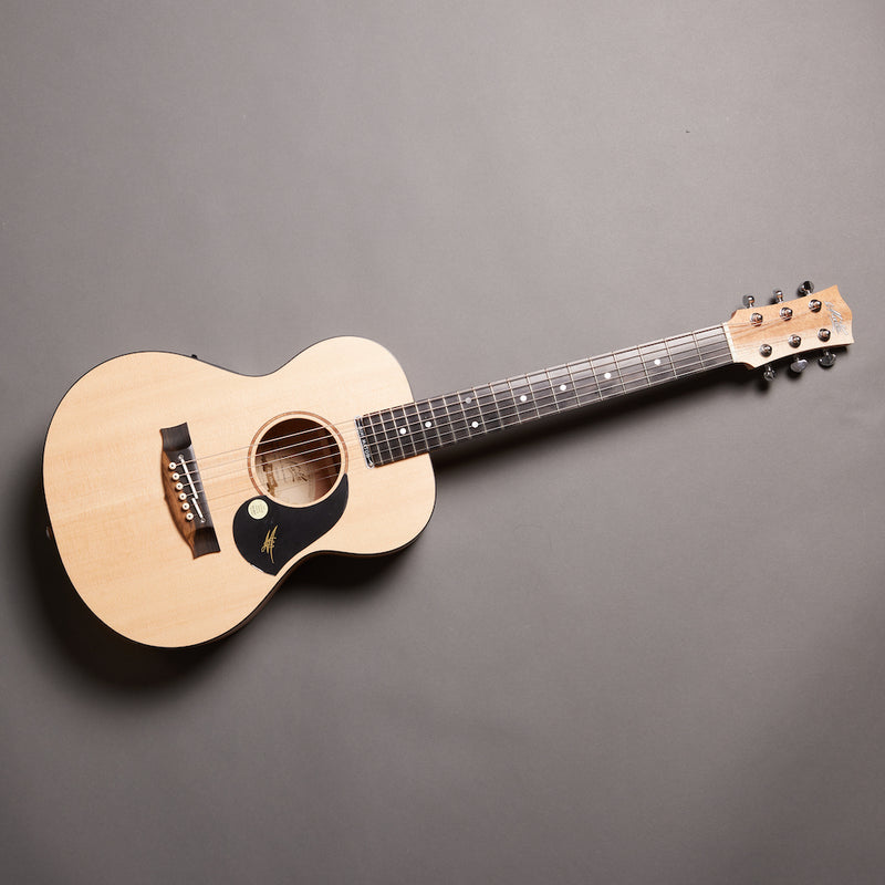 MATON EM-6 Mini Acoustic Electric Guitar