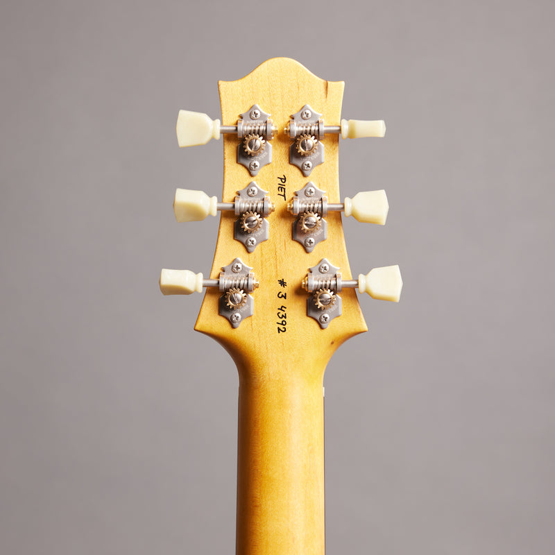 Nik Huber Piet - Candy Apple Red Descendant Vibrato